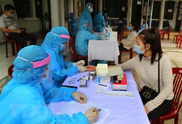Утром 8 августа во Вьетнаме обнаружено еще новых 5 случаев инфицирования COVID-19 hinh anh 1