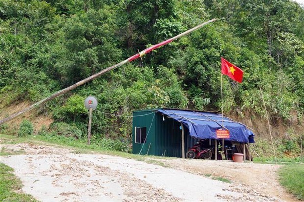 Пограничники Шонла арестовали 6 человек за незаконныи въезд во Вьетнам hinh anh 1