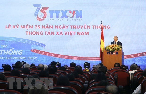 Премьер-министр: ВИА необходимо сохранить положение надежного государственного и партииного информационного центра hinh anh 1