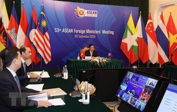Посол ЕС в АСЕАН высоко оценивает усилия Вьетнама по организации AMM 53 и соответствующих встреч hinh anh 1