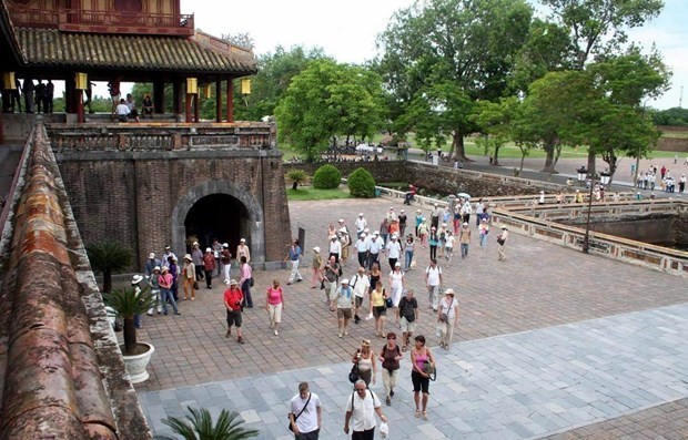 Туристы хотят возобновить внутренние путешествия hinh anh 1