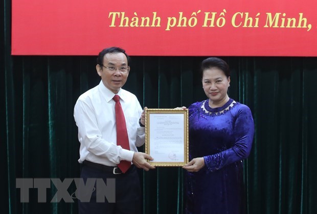 Нгуен Ван Нэн выдвинут кандидатом на пост секретаря горкома города Хошимина hinh anh 1
