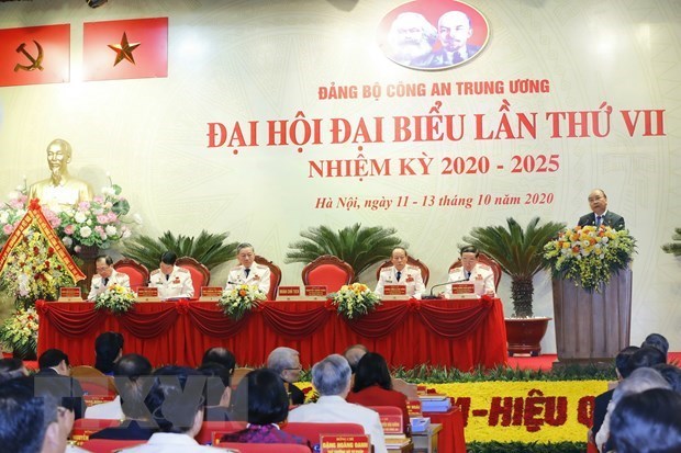 Премьер-министр выступает на 7-ои конференции партиинои организации Центральнои общественнои безопасности hinh anh 1