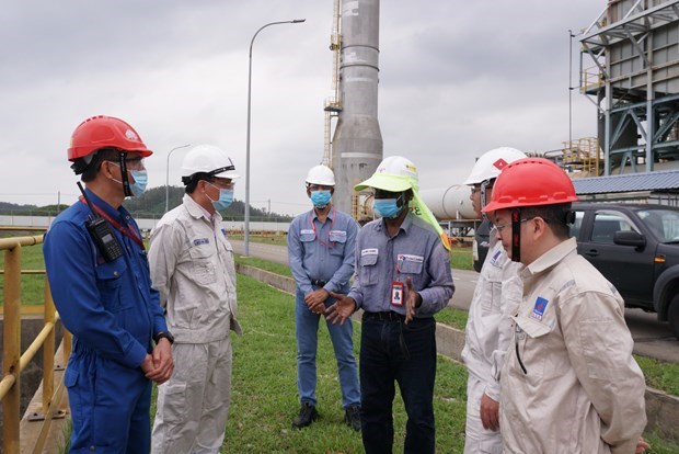 Дочерние компании PetroVietnam готовятся к урагану “Молаве” hinh anh 1