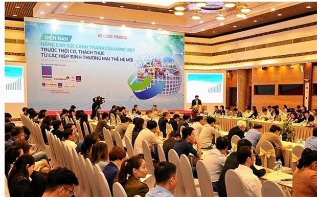 Форум ищет пути повышения конкурентоспособности местных товаров hinh anh 1
