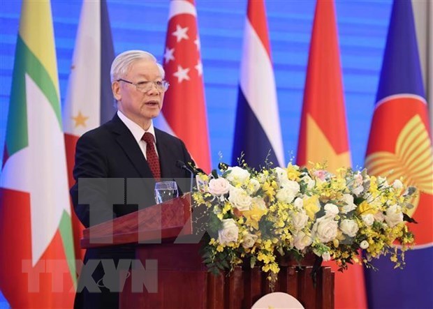 Президент Вьетнама заявляет о сохранении мирного, стабильного, сплоченного и единого региона АСЕАН hinh anh 1