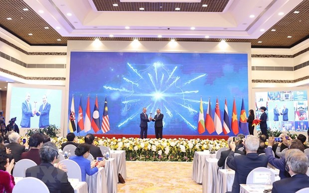 Иностранные делегаты высоко оценивают итоги 37-го саммита АСЕАН и связанных с ним встреч hinh anh 1