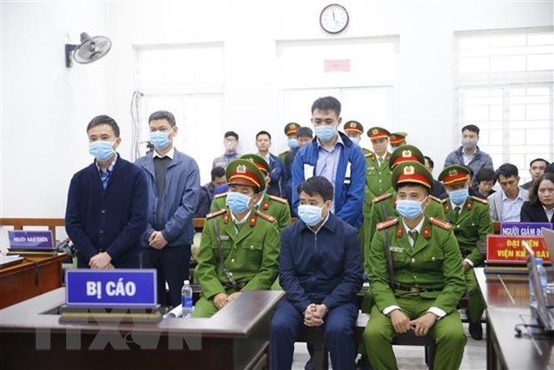 Бывшии председатель Народного комитета Ханоя приговорен к пяти годам тюремного заключения hinh anh 1