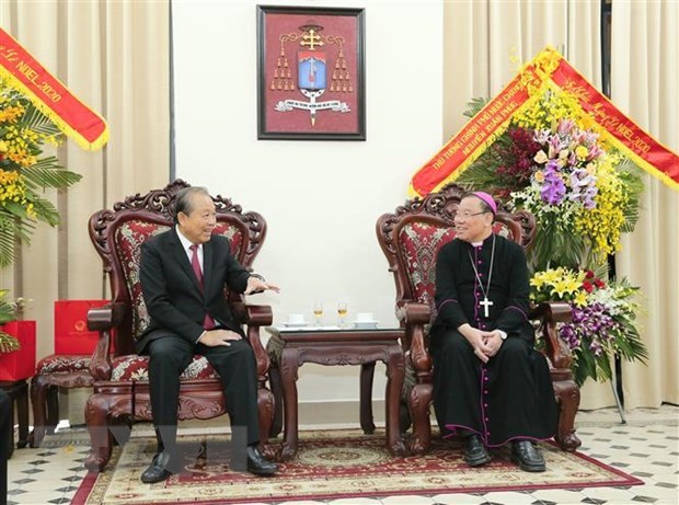 Заместитель премьер-министра поздравил католиков с наступающим Рождеством hinh anh 1