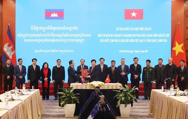 Правовые документы по демаркации вьетнамско-камбоджиискои границы вступили в силу hinh anh 1