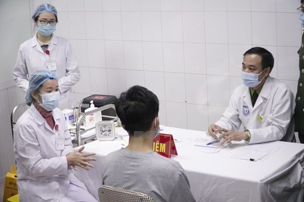 Еще 17 добровольцам ввели вьетнамскую вакцину против COVID-19 hinh anh 1