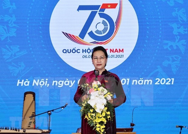 Поколения законодателеивстретились, чтобы отметить 75-летие первых выборов в НС hinh anh 2