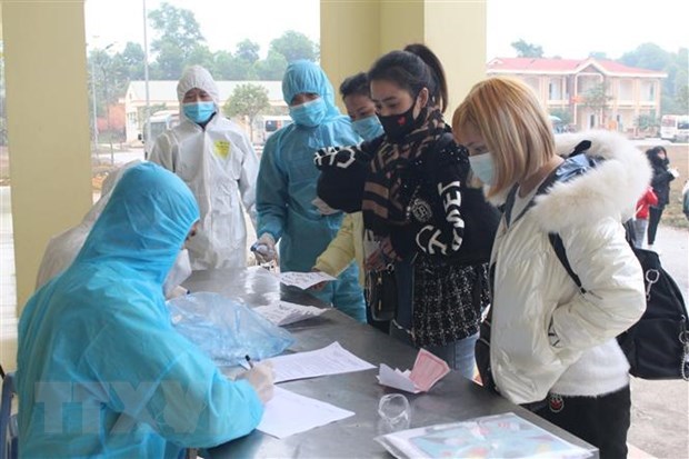 Вьетнам зарегистрировал еще 10 новых импортированных случаев COVID-19 hinh anh 1