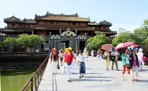 В 2020 году количество туристов, посещающих достопримечательности Хюэ, резко упало hinh anh 1