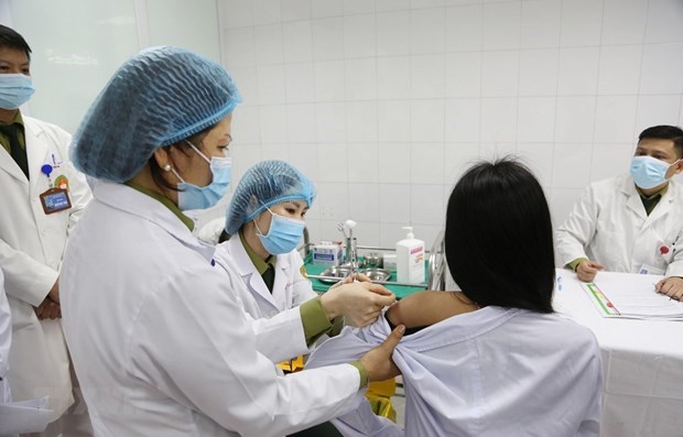 Вакцина Astra Zeneca COVID-19 лицензирована во Вьетнаме hinh anh 1