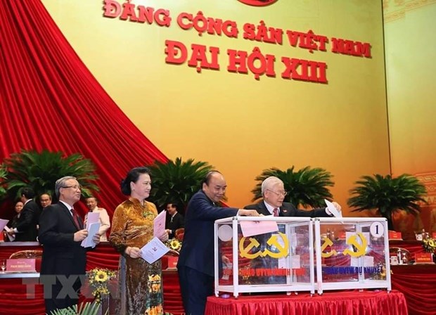 Поздравительная телеграмма руководителеи Лаоса переизбранному генеральному секретарю ЦК КПВ, президенту страны Нгуен Фу Чонгу hinh anh 1