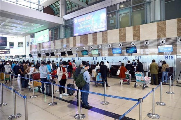 Все сотрудники пяти крупных аэропортов дали отрицательныи результат на SARS-CoV-2 hinh anh 1