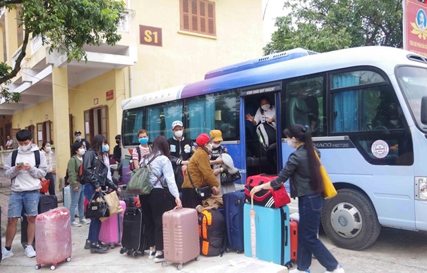 Пандемия COVID-19 на 11 февраля: 775 человек завершили карантин и отправились домои праздновать Тэт hinh anh 1