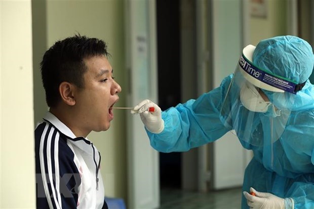 Эпидемия COVID-19 на 19 февраля: 15 новых случаев в Хаизыонге hinh anh 1