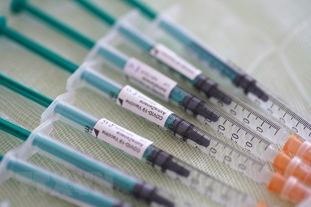 Определены 11 приоритетных групп людеи для вакцинации от COVID-19 во Вьетнаме hinh anh 1