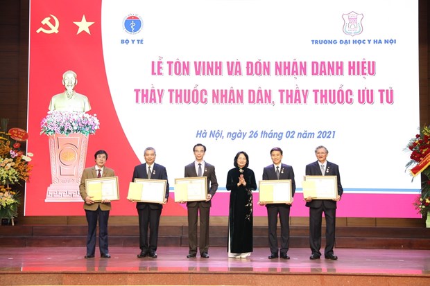 День медицинского работника Вьетнама 27 февраля: присвоение звания 