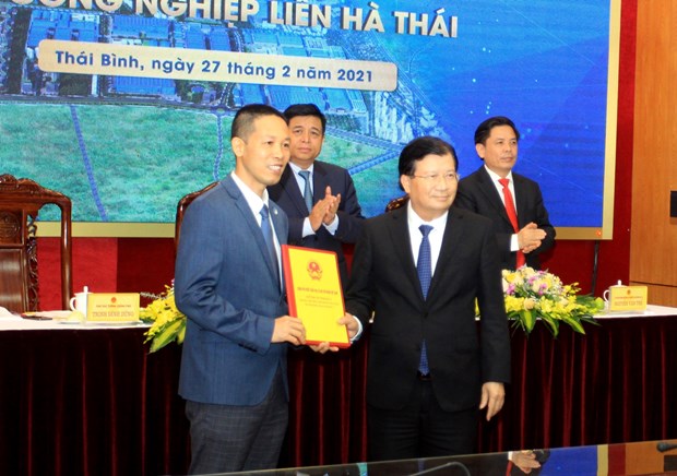 Содеиствовать привлечению проектов в промзону Лиен Ха Тхаи в провинции Тхаибинь hinh anh 2