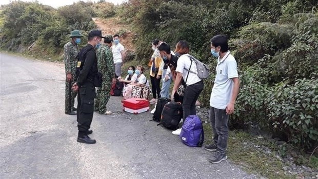 Десятки нелегальных иммигрантов были задержаны в приграничных провинциях hinh anh 1