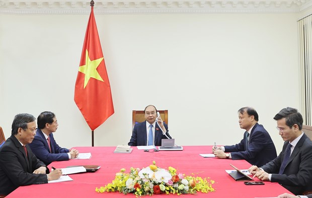 Вьетнам и Чили поддерживают друг друга в международных организациях и многосторонних форума hinh anh 1