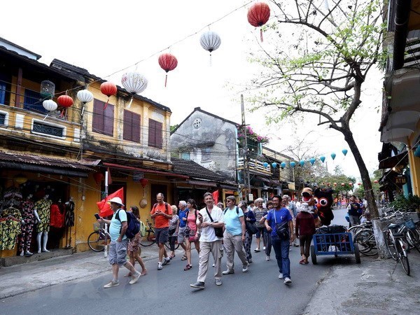 Иностранные туристы в Хоиане - послы туризма доброи воли hinh anh 3
