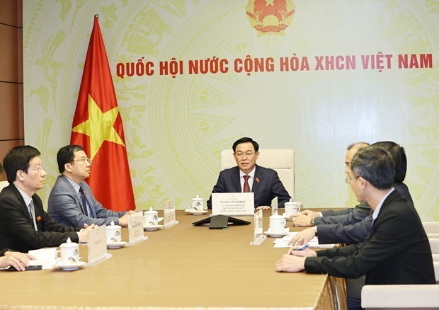 Председатель Национального собрания Вьетнама провел телефонныи переговор с лаосским коллегои hinh anh 2