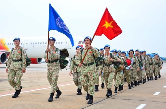 Вторая группа персонала для вьетнамского полевого госпиталя №3 2-го уровня отправляется в Южныи Судан hinh anh 1