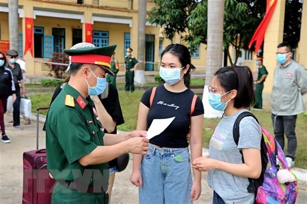 Вечером 23 апреля во Вьетнаме было зафиксировано еще 6 новых импортированных случаев COVID-19 hinh anh 1