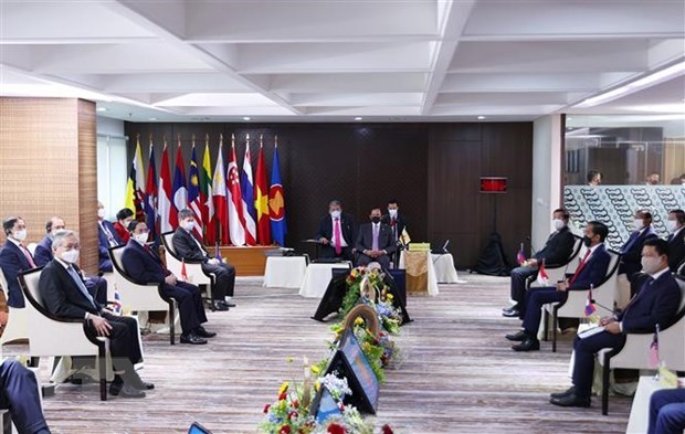 Премьер-министр Фам Минь Тьинь принял участие во встрече лидеров АСЕАН - АСЕАН обсудил вопрос Мьянмы hinh anh 2