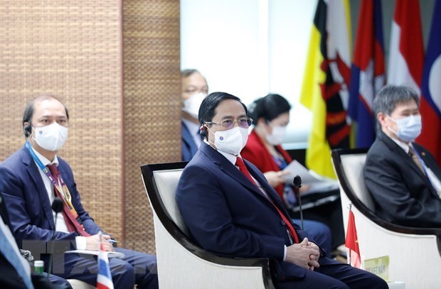 Премьер-министр Фам Минь Тьинь успешно завершил свои визит на встречу лидеров стран АСЕАН hinh anh 1