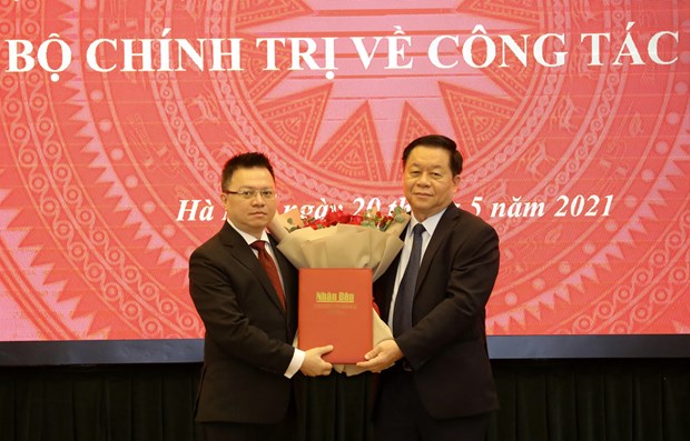 Товарищ Ле Куок Минь официально вступил в должность главного редактора газеты «Нянзан» hinh anh 1
