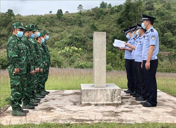 Двустороннии пограничныи патруль между Вьетнамом и Китаем в провинции Дьенбьен hinh anh 1