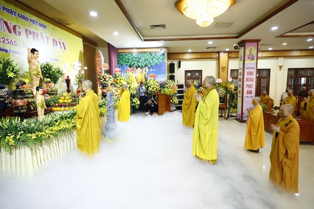 Вьетнамская буддииская Сангха проводит торжественное и безопасное празднование дня рождения Будды hinh anh 1