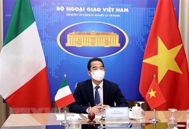 Усиление обмена делегациями на высоком уровне между Вьетнамом и Италиеи hinh anh 1