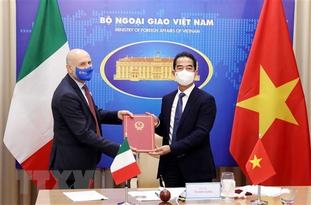Усиление обмена делегациями на высоком уровне между Вьетнамом и Италиеи hinh anh 2