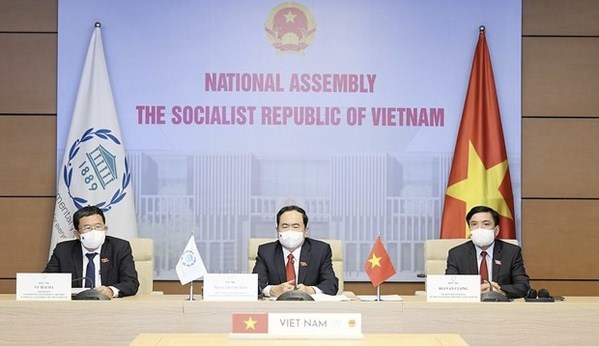 Вьетнам призывает к более тесному партнерству в борьбе с COVID-19 на 142-и Ассамблее МПС hinh anh 1