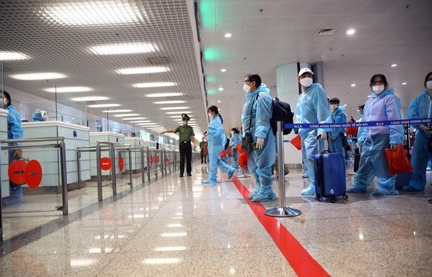 Приостановка въезда пассажиров в международные аэропорты Таншоннят и Ноибаи hinh anh 1