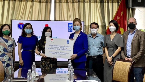 Эпидемия COVID-19: ПРООН передала Вьетнама 1500 наборов для ОТ-ПЦР hinh anh 1