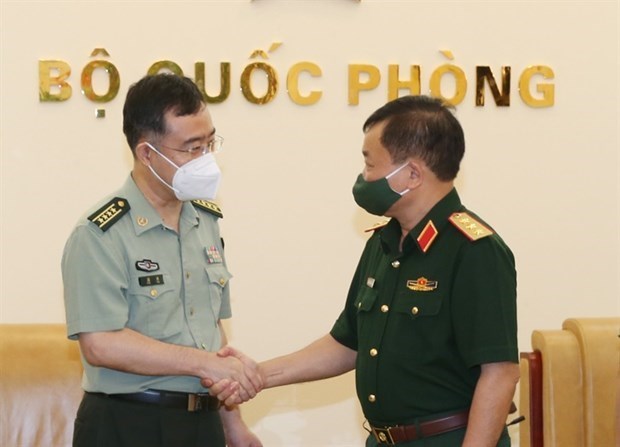 Продолжать продвигать оборонное сотрудничество между Вьетнамом и Китаем hinh anh 1
