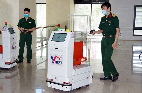 Робот военнои разработки отправлен в Бакжанг для поддержки борьбы с COVID-19 hinh anh 1