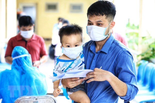 Эпидемия COVID-19: дети до 5 лет могут проходить домашнии медицинскии карантин hinh anh 1