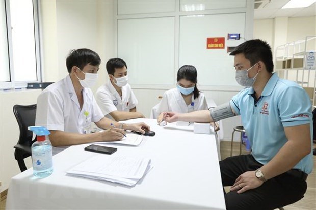 Более 240 добровольцев сделали инъекцию вакцины Nano Covax в третьеи фазе испытании hinh anh 1