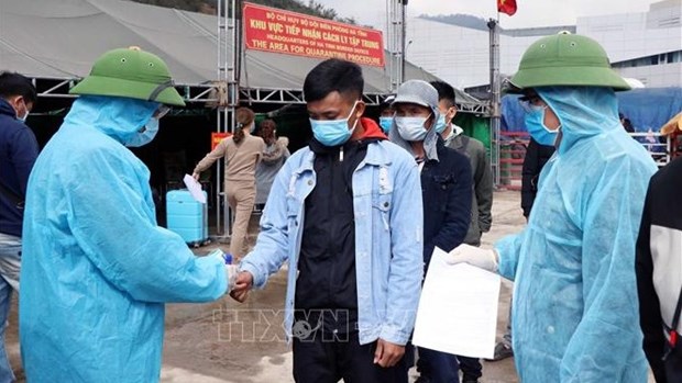 Эпидемия COVID-19: приостановить въезд вьетнамских граждан через западныи пограничныи пнкт Каучео с 18 июня hinh anh 1