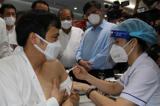 Эпидемия COVID-19: начата самая масштабная кампанию вакцинации в Хошимине hinh anh 1