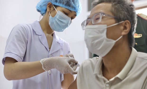 Началось второе испытание третьеи фазы вьетнамскои вакцины Nano Covax против COVID-19 hinh anh 1