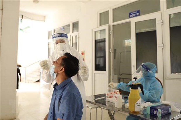 Утром 9 июля во Вьетнаме зарегистрированы 435 новых случаев COVID-19 hinh anh 1